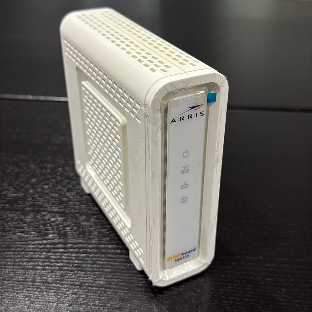 ARRIS SURFboard DOCSIS 3.1 Cable Modem - Picture 5 of 7